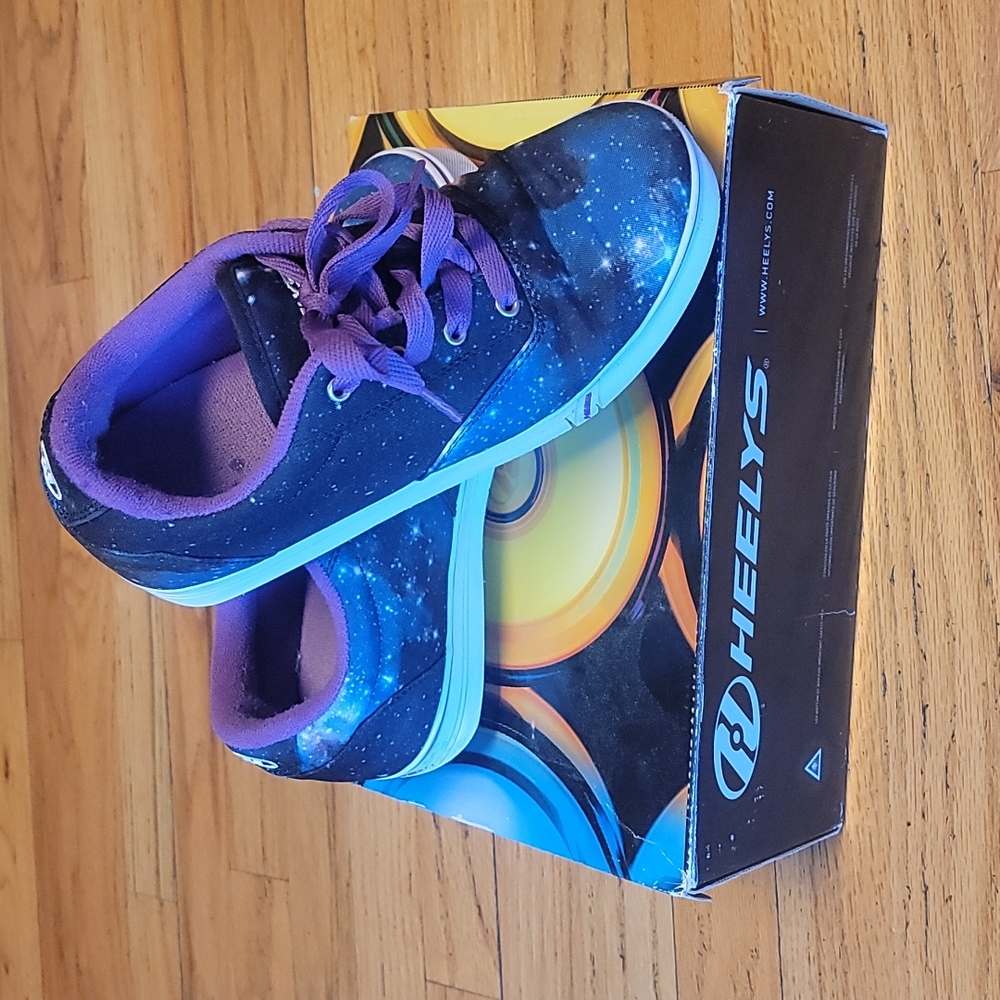 HEELYS